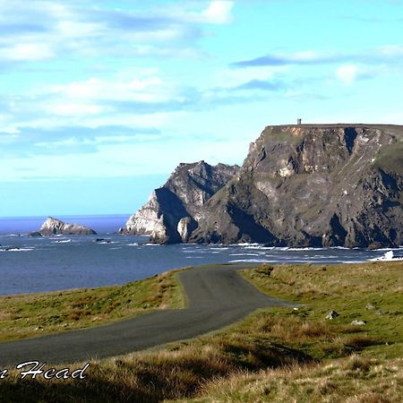 John Eoinin'S Bar And Accommodation Gleann Cholm Cille Buitenkant foto