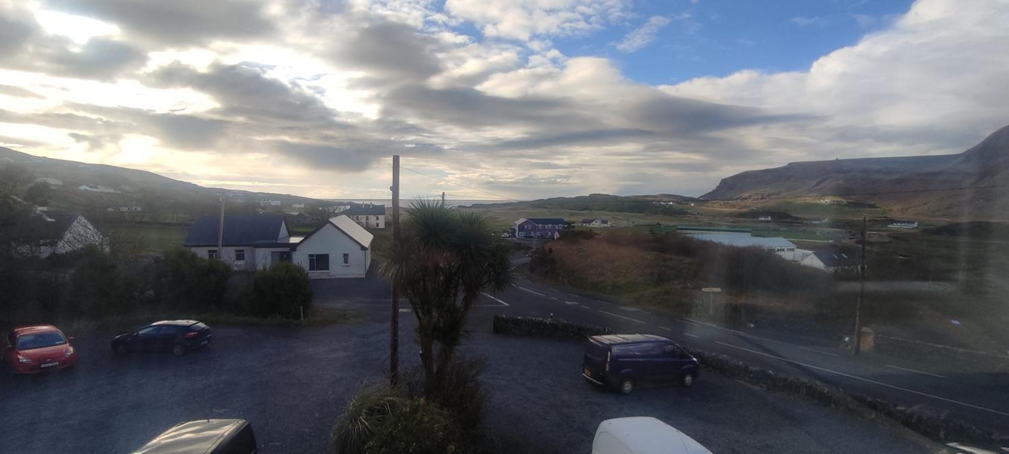 John Eoinin'S Bar And Accommodation Gleann Cholm Cille Buitenkant foto