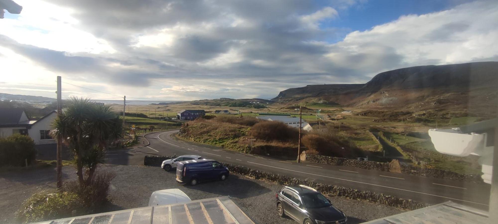 John Eoinin'S Bar And Accommodation Gleann Cholm Cille Buitenkant foto